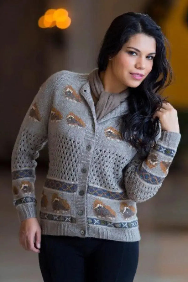 Front view of a Muskox Woman Quiviuk Cardigan Qiviuk, Merino & Silk in Natural by Qiviuk Boutique