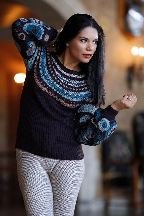 Celyn blue and decorative Woman Pullover sweater Petite Qiviuk, Merino, Silk & Bison made by Qiviuk Boutique