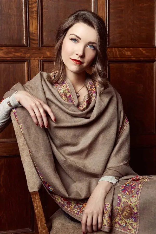 MOHINI EMBRODERY SHAWL QIVIUK by Qiviuk Boutique
