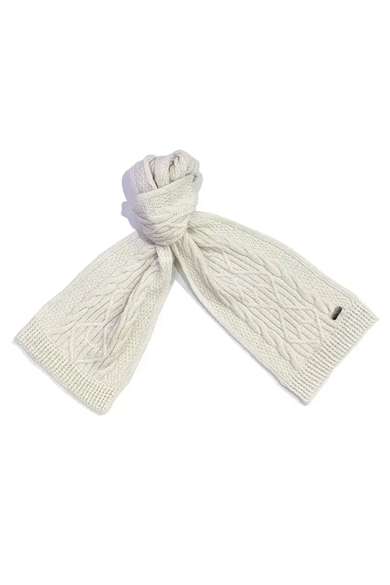 Display of a Fisherman scarf in merino wool by Qiviuk Boutique