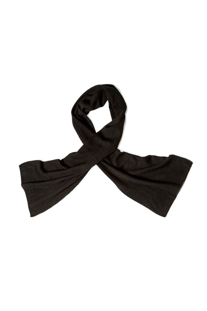 Qiviuk Gigi unisex scarf in black by Qiviuk Boutique 